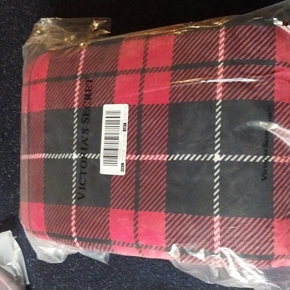 Victoria Secret Blanket - Picture 3 of 4